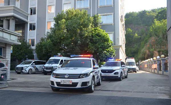 一起离婚财产纠纷案掀翻三名法官 - 法度网 一起离婚财产纠纷案掀翻三名法官